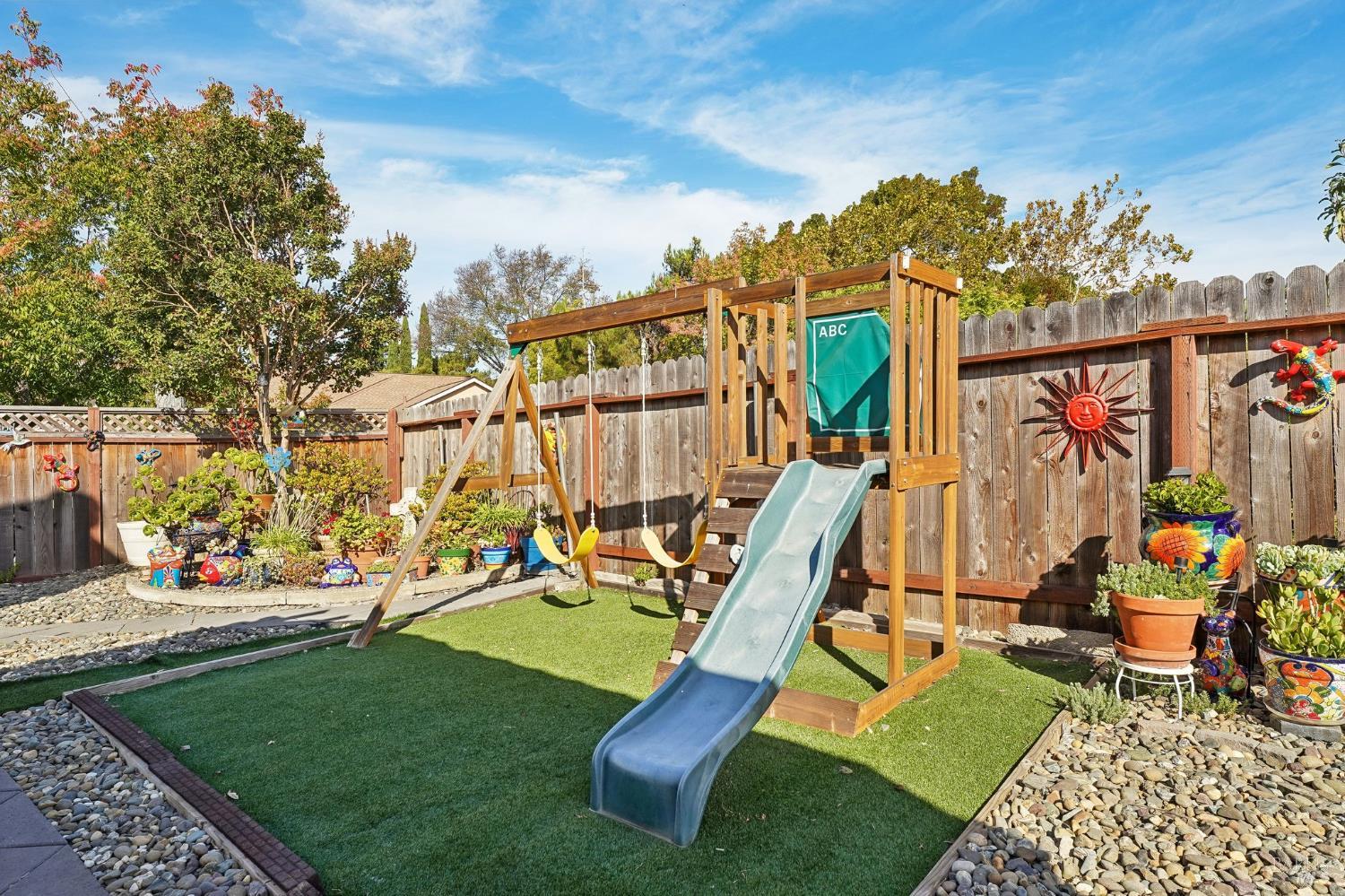 1102 Charter Lane Fairfield CA 94533