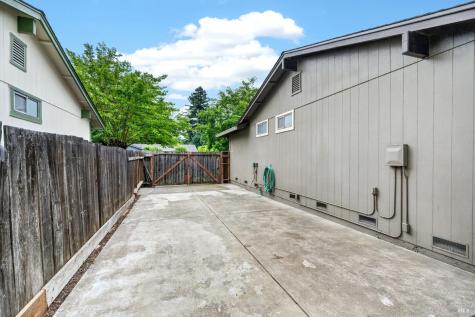 281 Meadowood Lane Sonoma CA 95476