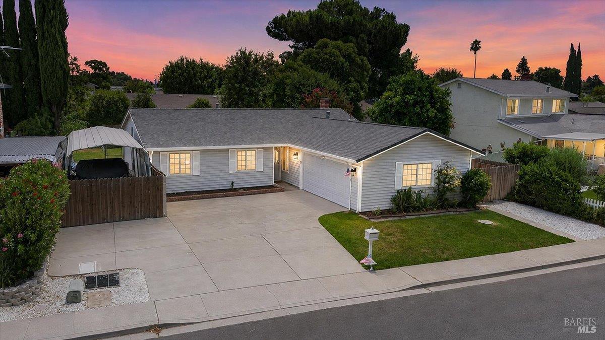 820 N Almond Street Dixon CA 95620
