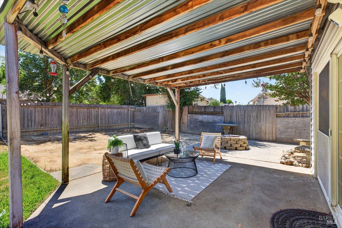 820 N Almond Street Dixon CA 95620