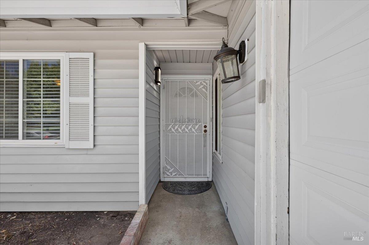820 N Almond Street Dixon CA 95620