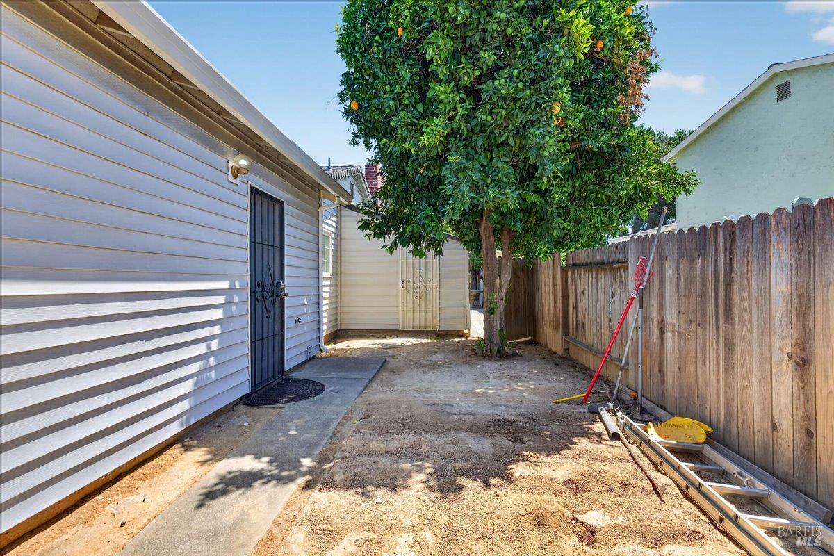 820 N Almond Street Dixon CA 95620
