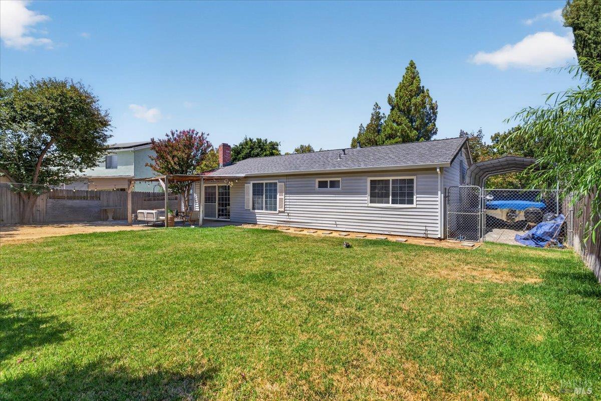 820 N Almond Street Dixon CA 95620