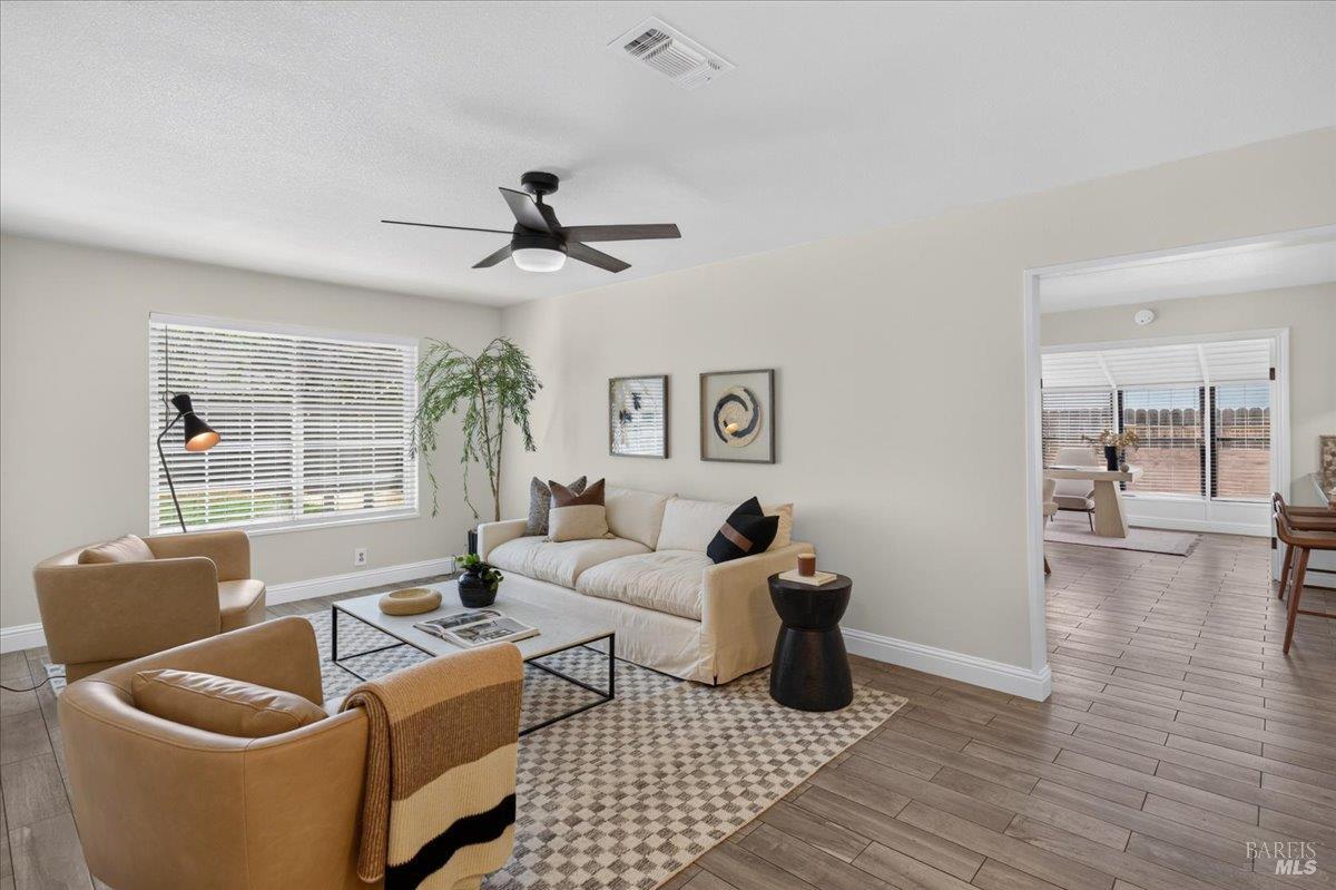 820 N Almond Street Dixon CA 95620