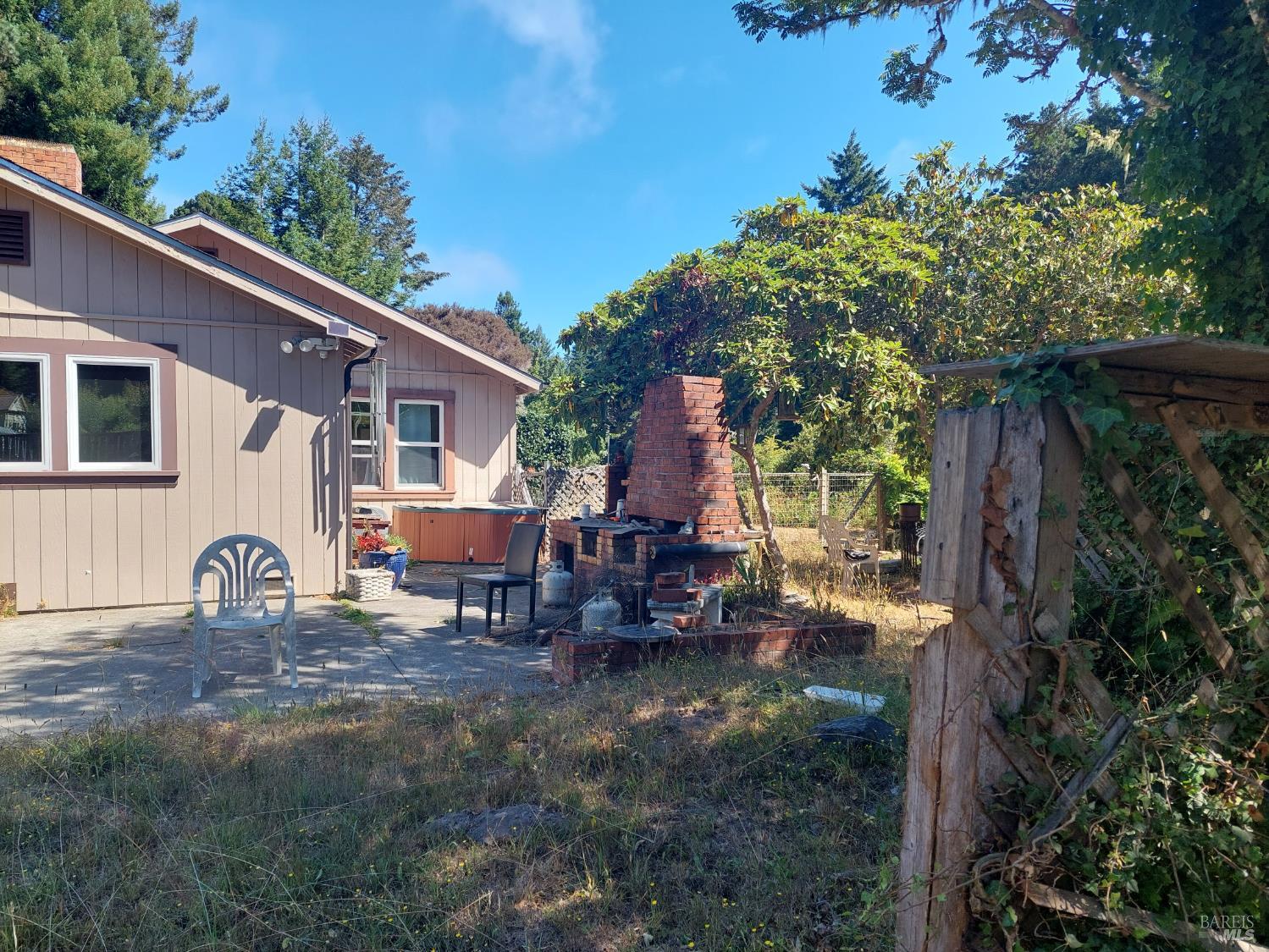 20301 Lyta Way Fort Bragg CA 95437