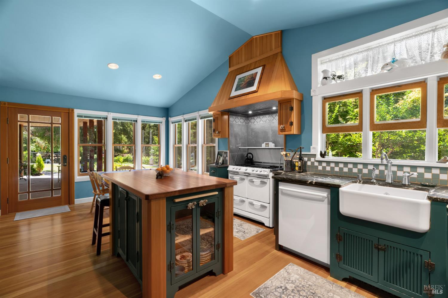 6501 Ellen Lane Forestville CA 95436