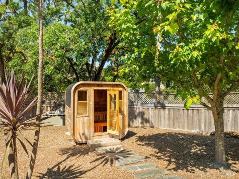 4588 Bennett Valley Road Santa Rosa CA 95404