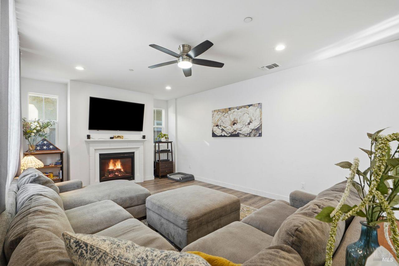 1617 Sorrel Street Santa Rosa CA 95403