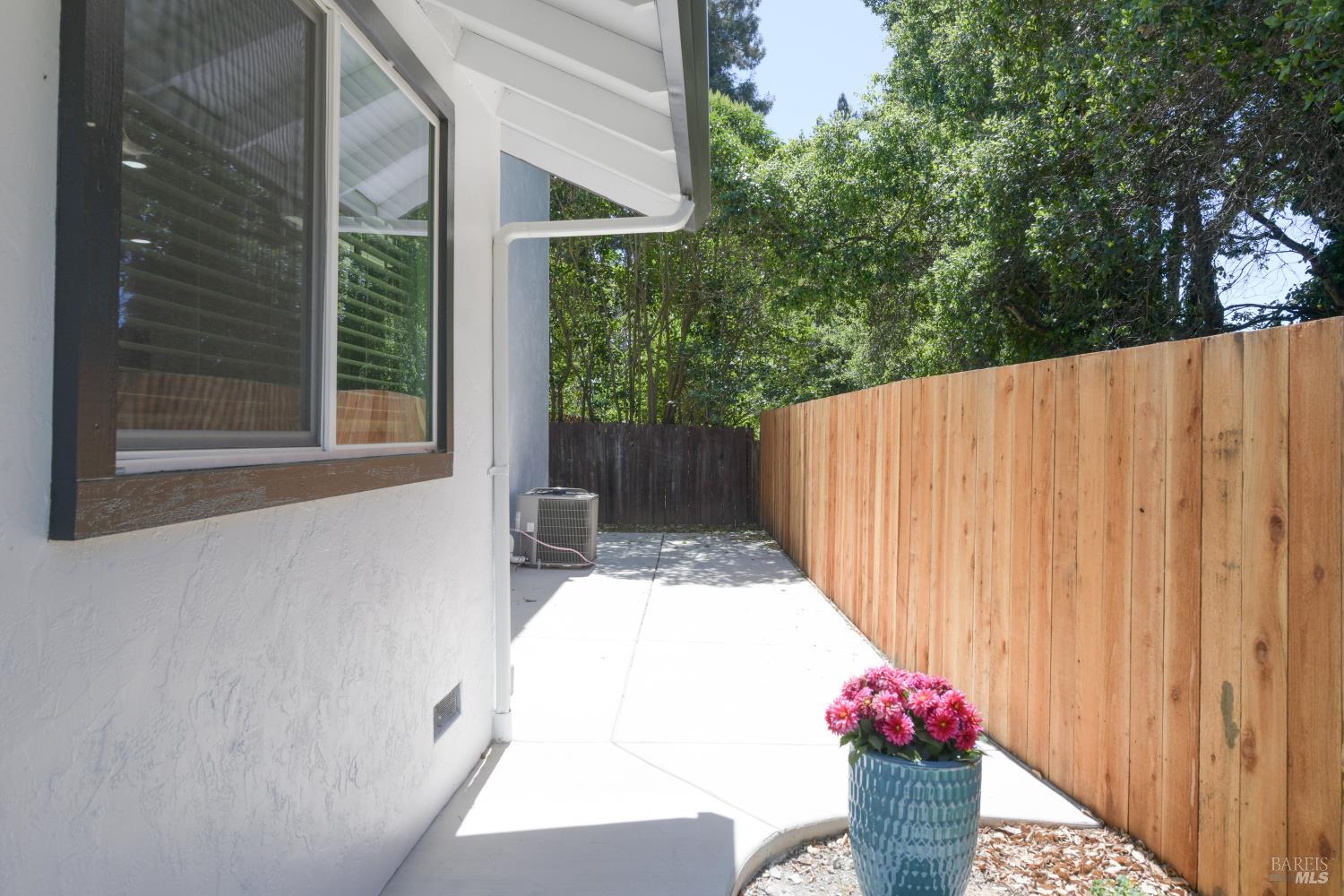 2083 Lernhart Street Napa CA 94559