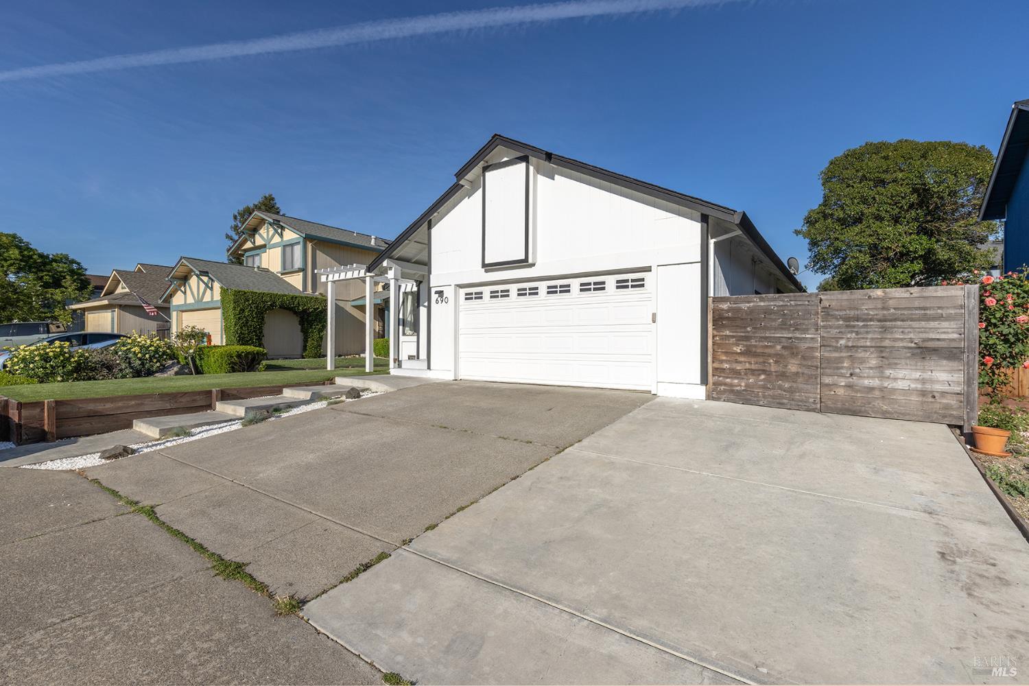 690 Claudius Way Windsor CA 95492