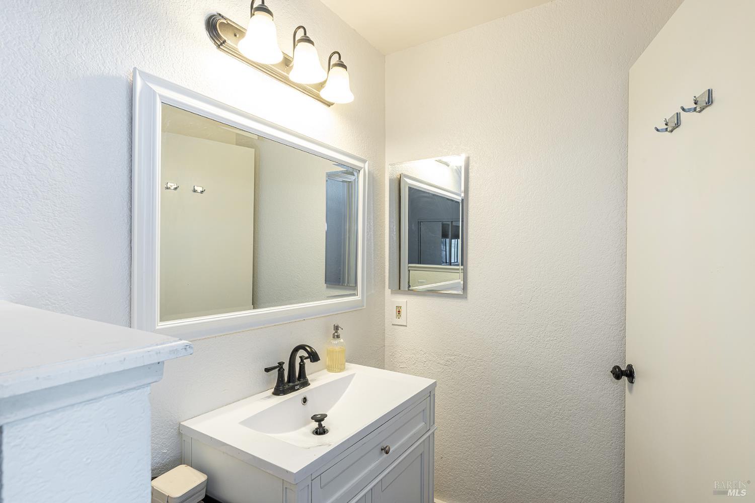 690 Claudius Way Windsor CA 95492
