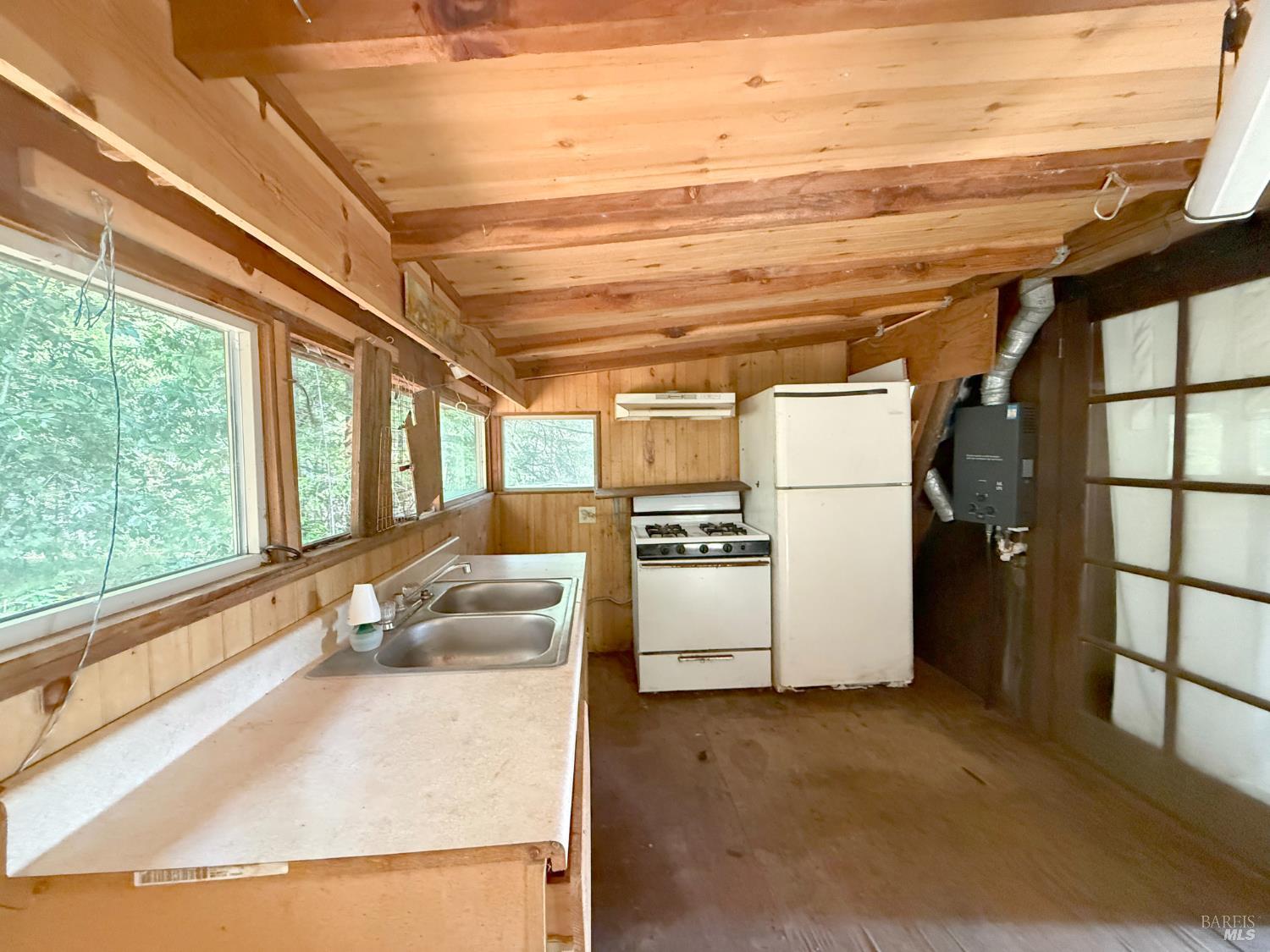 8900 Surprise Valley Road Comptche CA 95427