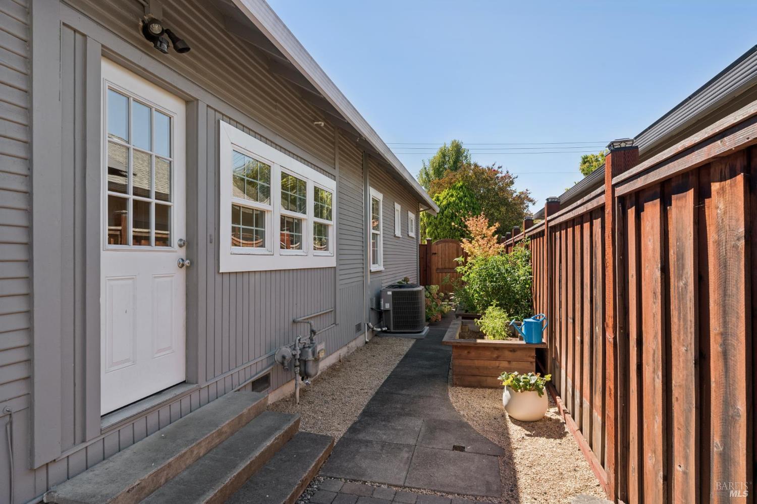 1800 Walnut Creek Drive Santa Rosa CA 95403