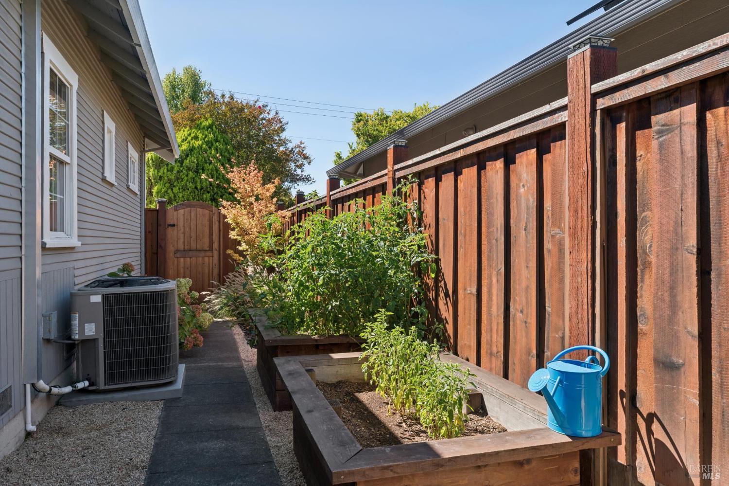 1800 Walnut Creek Drive Santa Rosa CA 95403