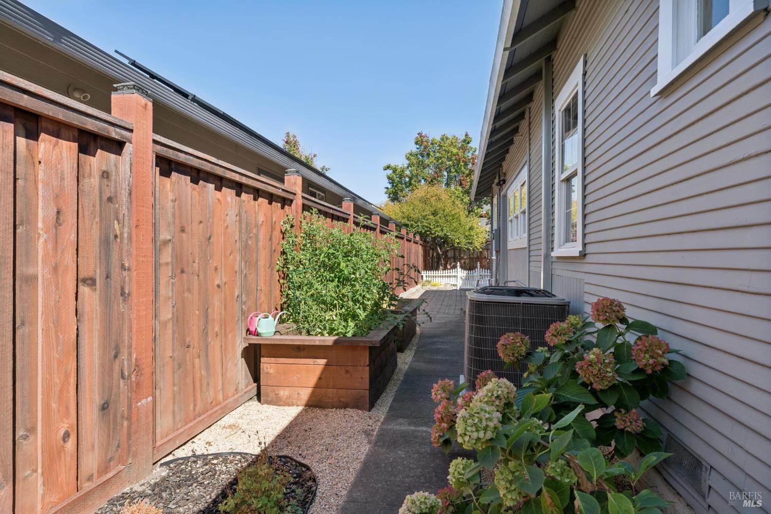 1800 Walnut Creek Drive Santa Rosa CA 95403