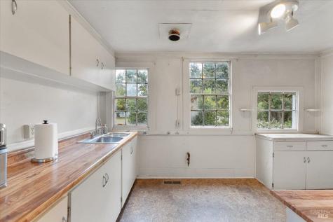 199 W Matheson Street Healdsburg CA 95448