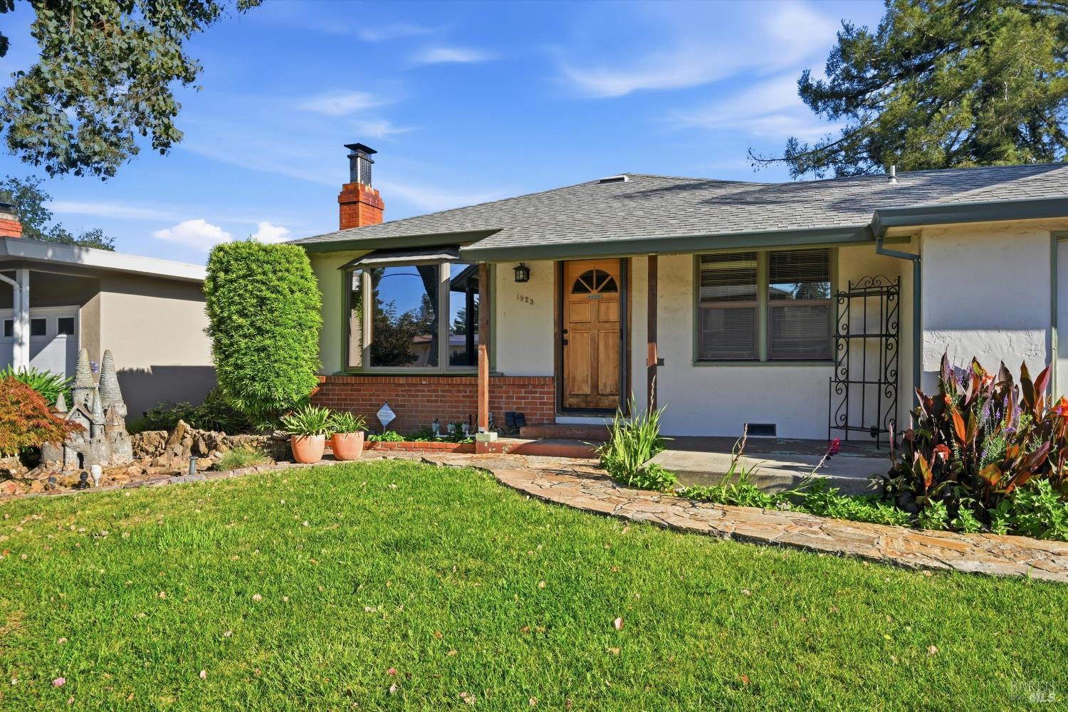 1923 Will Scarlet Lane Santa Rosa CA 95405