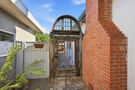1923 Will Scarlet Lane Santa Rosa CA 95405