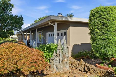 1923 Will Scarlet Lane Santa Rosa CA 95405