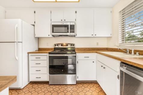 312 Oak Leaf Circle Santa Rosa CA 95409