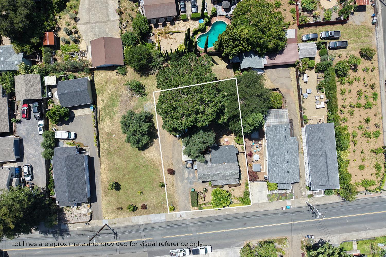 733 University Street Healdsburg CA 95448