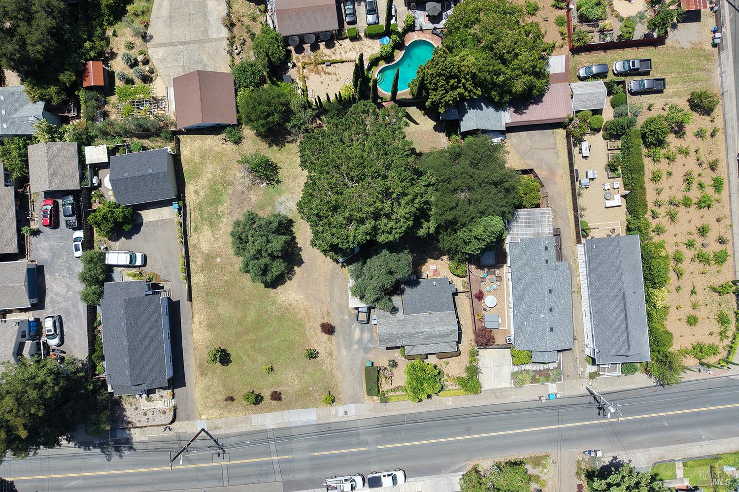 733 University Street Healdsburg CA 95448