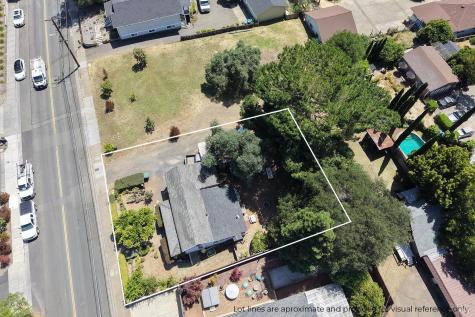 733 University Street Healdsburg CA 95448