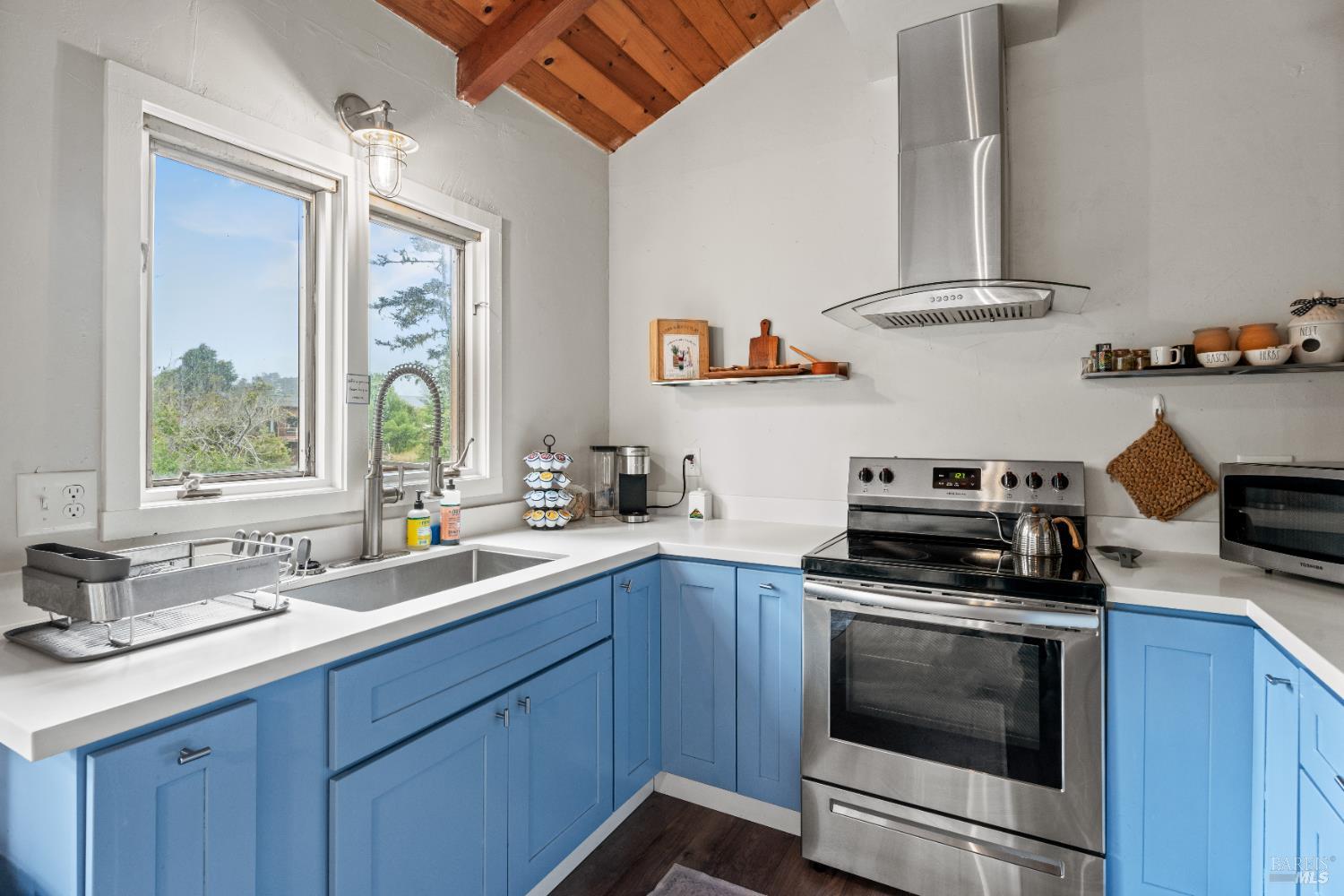 15741 Forest View Road Manchester CA 95459