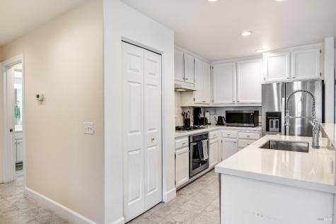 888 Starr Circle Windsor CA 95492