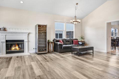 888 Starr Circle Windsor CA 95492