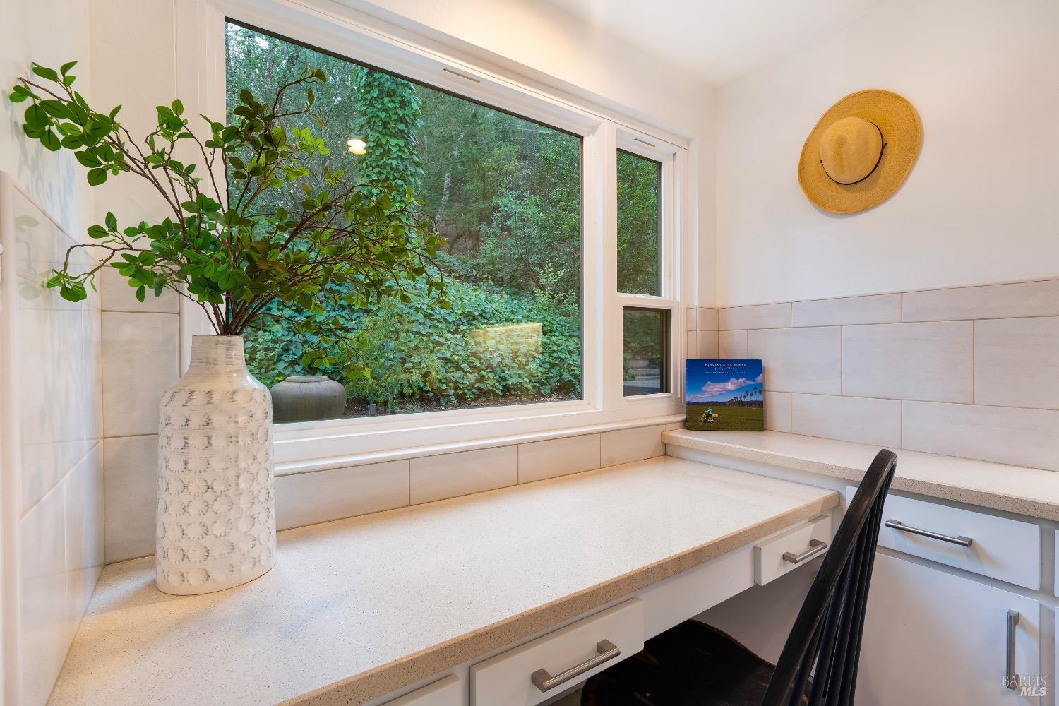 1590 Sylvaner Avenue St. Helena CA 94574
