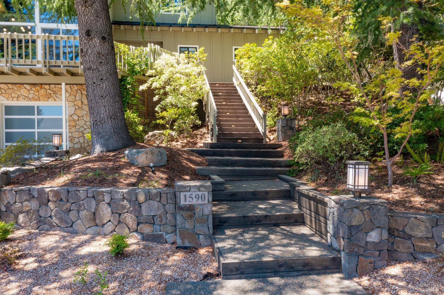 1590 Sylvaner Avenue St. Helena CA 94574