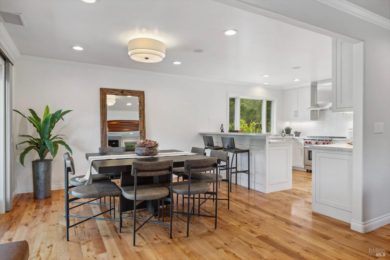 1524 Chablis Road Healdsburg CA 95448