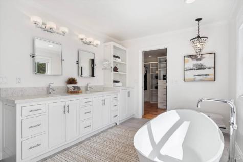 1524 Chablis Road Healdsburg CA 95448