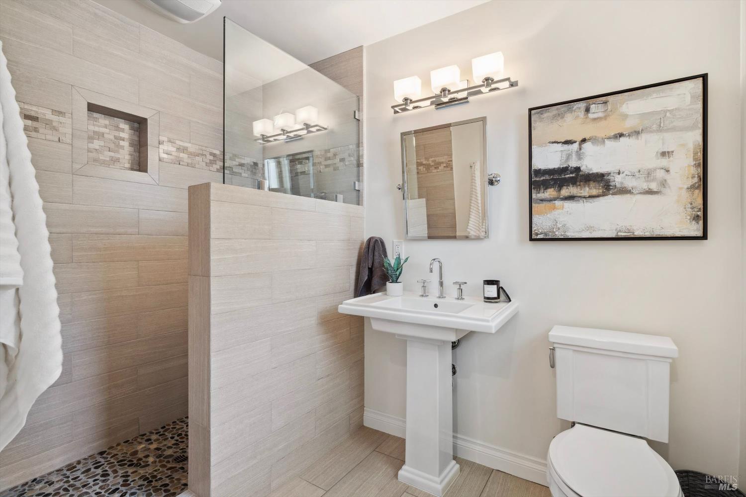 1524 Chablis Road Healdsburg CA 95448