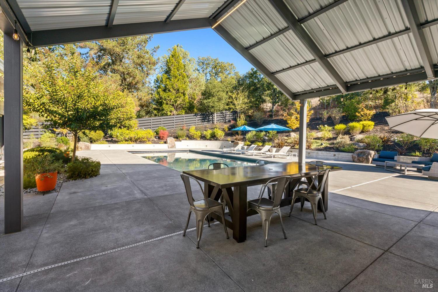 1524 Chablis Road Healdsburg CA 95448