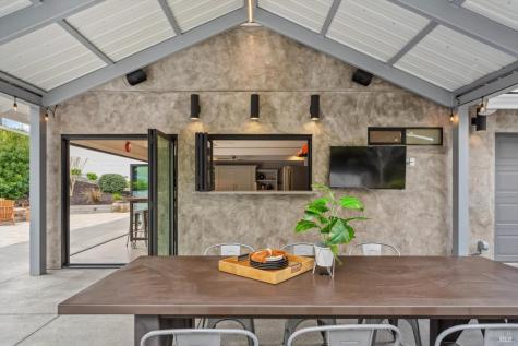 1524 Chablis Road Healdsburg CA 95448