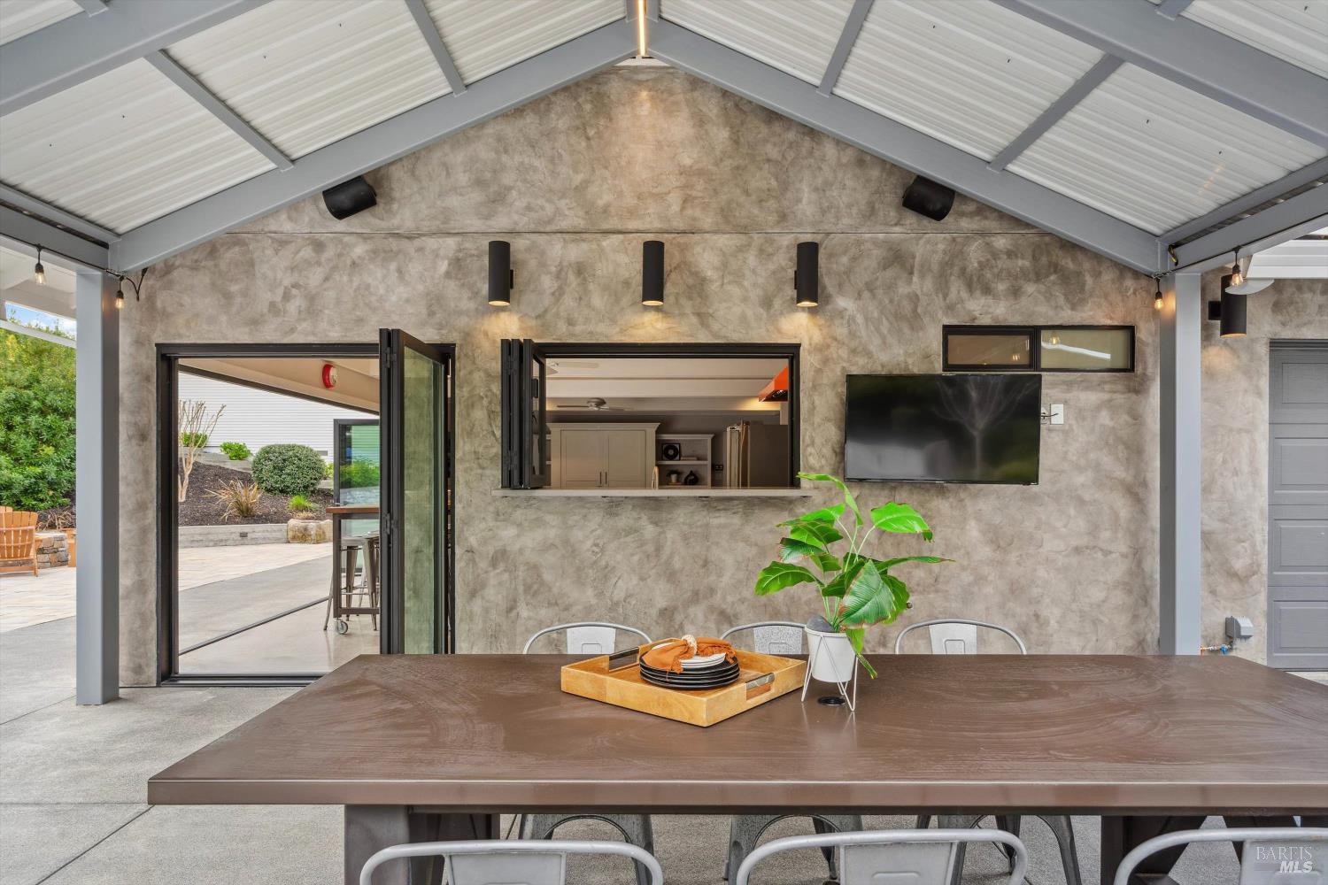 1524 Chablis Road Healdsburg CA 95448