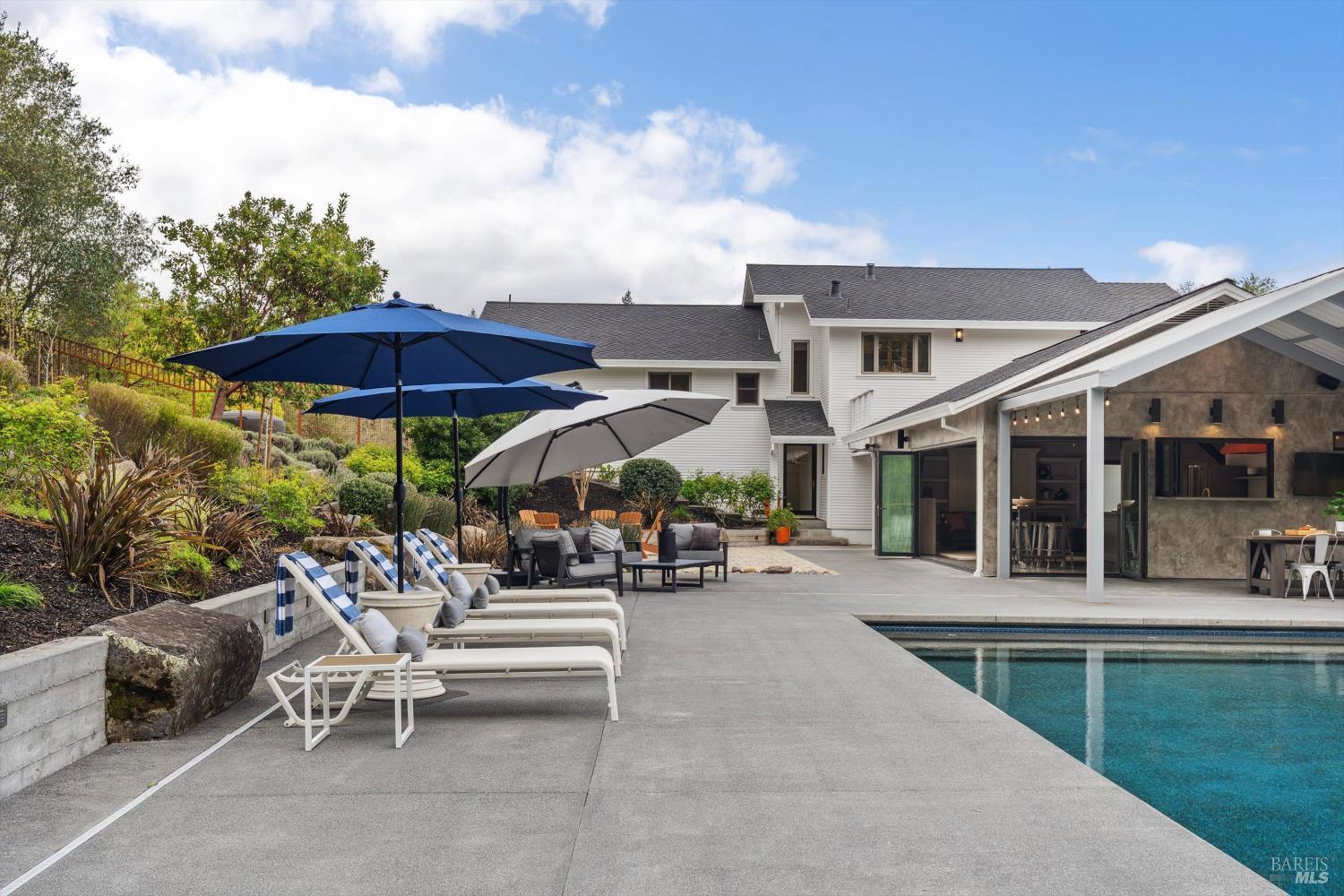 1524 Chablis Road Healdsburg CA 95448