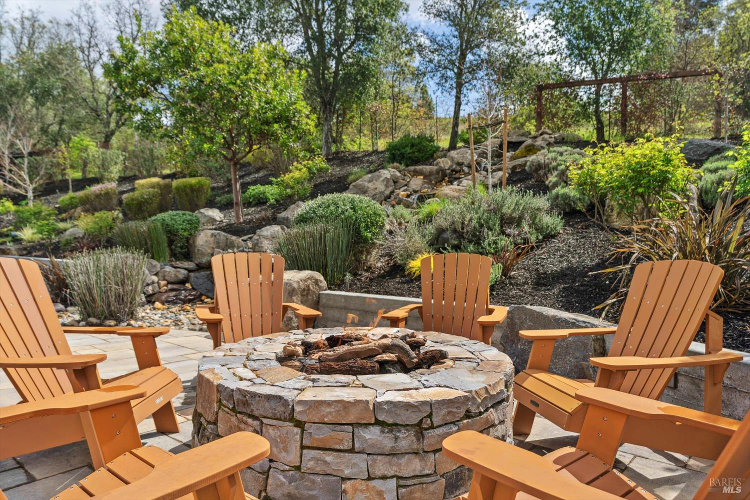 1524 Chablis Road Healdsburg CA 95448