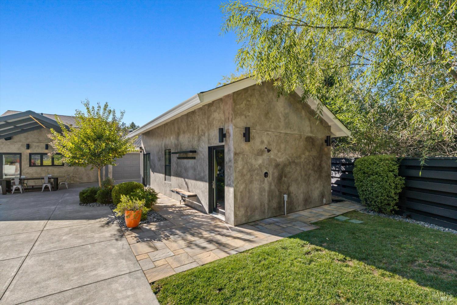 1524 Chablis Road Healdsburg CA 95448