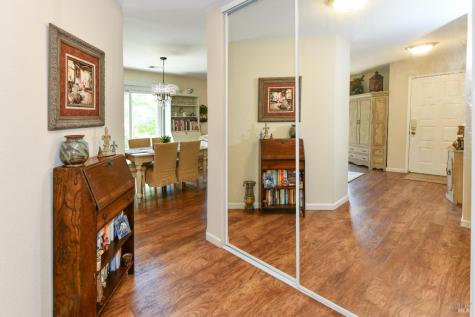 1907 Genoa Place Santa Rosa CA 95403