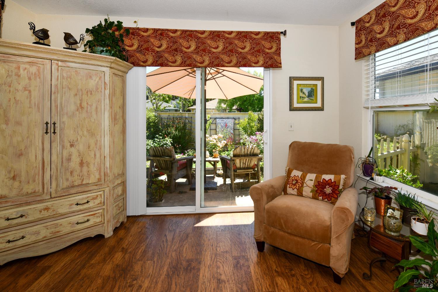 1907 Genoa Place Santa Rosa CA 95403