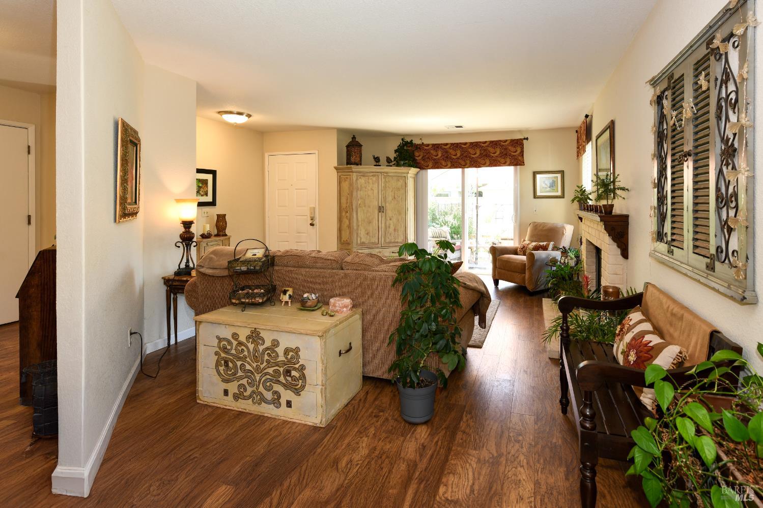 1907 Genoa Place Santa Rosa CA 95403