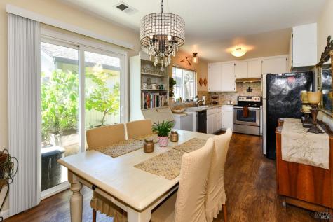 1907 Genoa Place Santa Rosa CA 95403