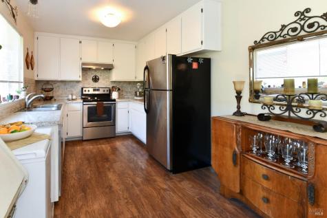 1907 Genoa Place Santa Rosa CA 95403