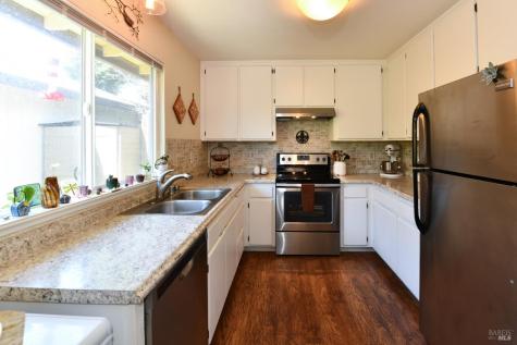 1907 Genoa Place Santa Rosa CA 95403