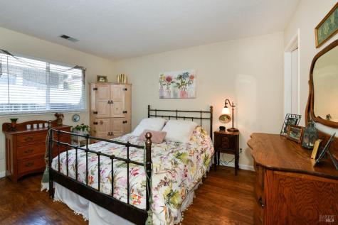 1907 Genoa Place Santa Rosa CA 95403