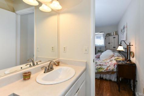 1907 Genoa Place Santa Rosa CA 95403