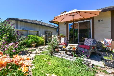1907 Genoa Place Santa Rosa CA 95403